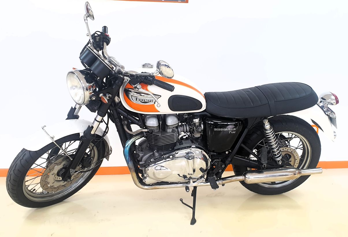 TRIUMPH BONNEVILLE T100 - 2005 - 33 522 KMS
