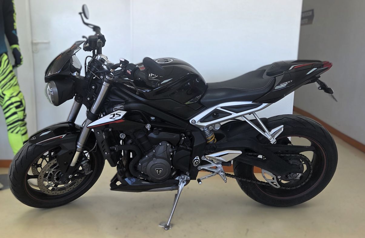 TRIUMPH STREET TRIPLE RS 765 - 2017 - 16618 KM 