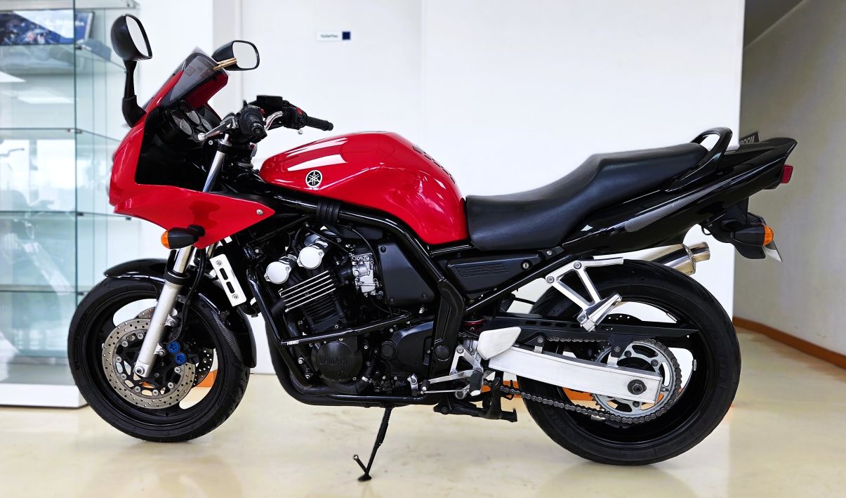 YAMAHA FZS 600 - 2003 - 27 313 kms