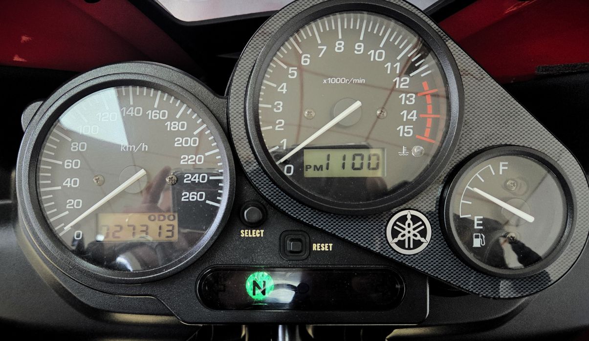 YAMAHA FZS 600 - 2003 - 27 313 kms