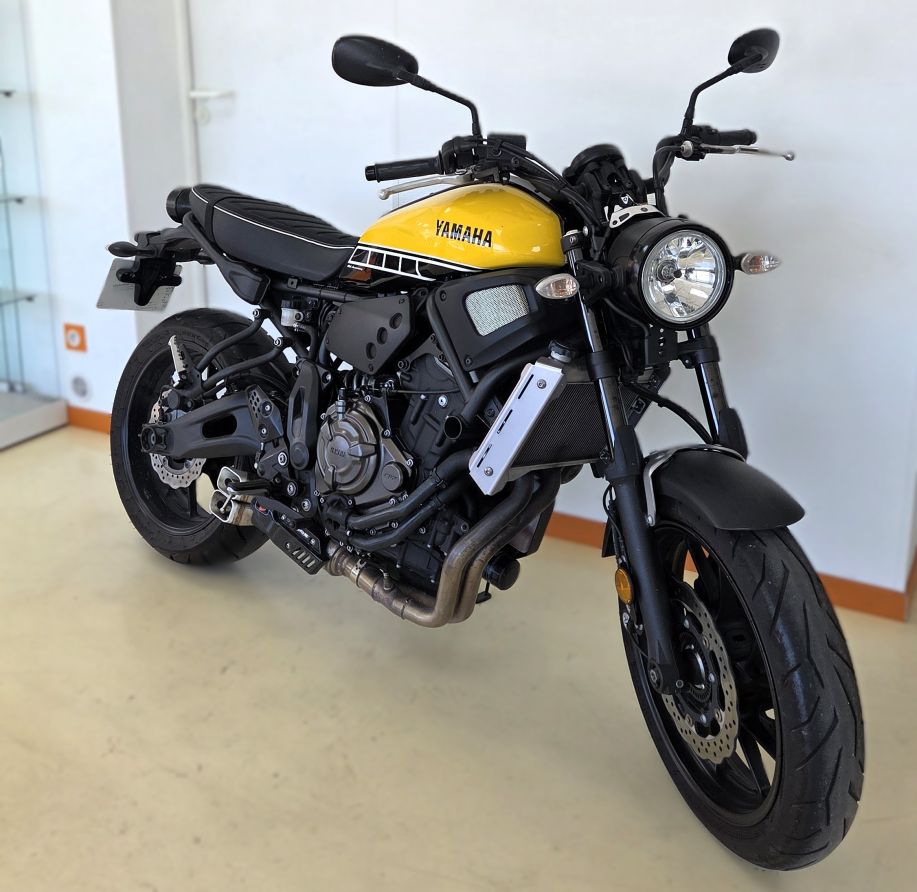 YAMAHA XSR 700 - 2017 – 11 792 kms