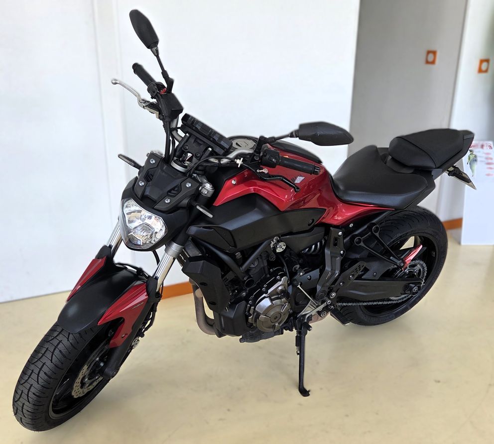 YAMAHA MT07 - 2017 – 28 000 km