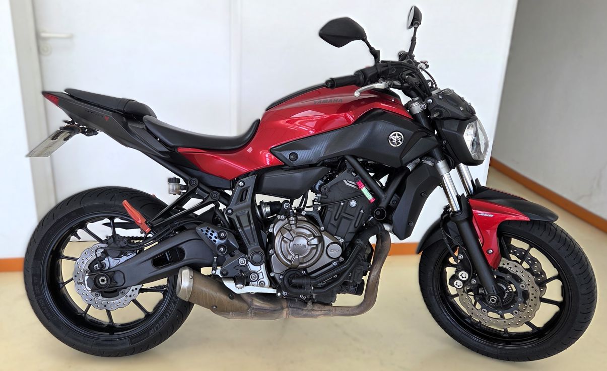 YAMAHA MT07 - 2017 – 28 000 km