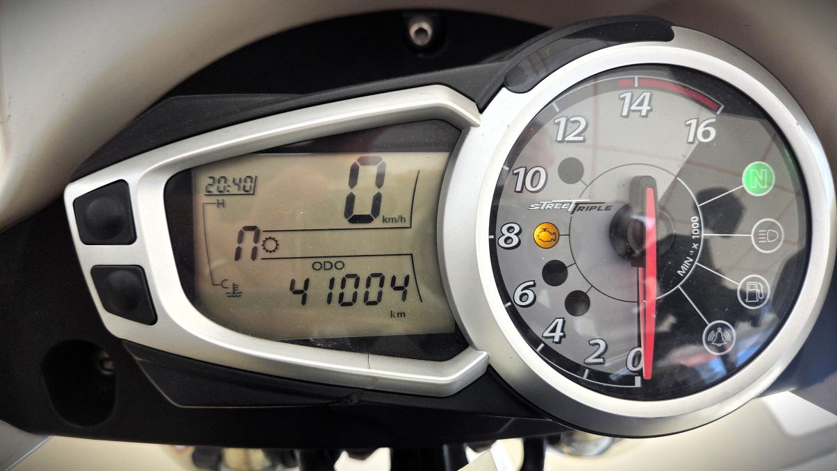 TRIUMPH STREET TRIPLE 675 - 2008 - 41000 KM