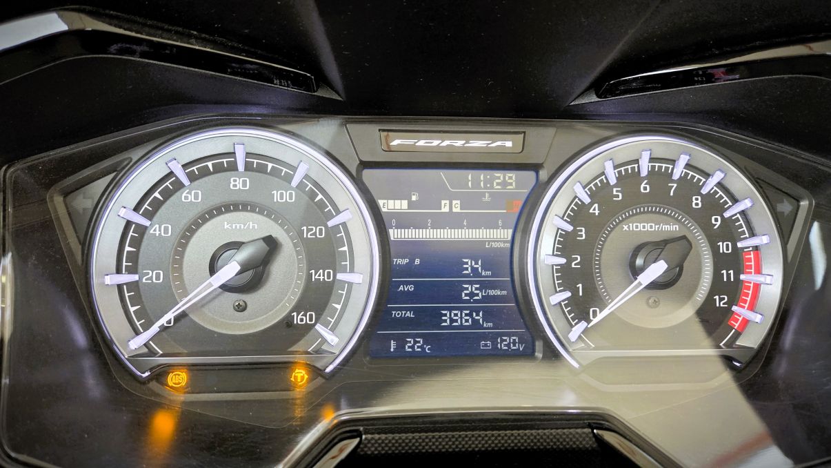 HONDA FORZA 125 - 2025 - 3921 KMS