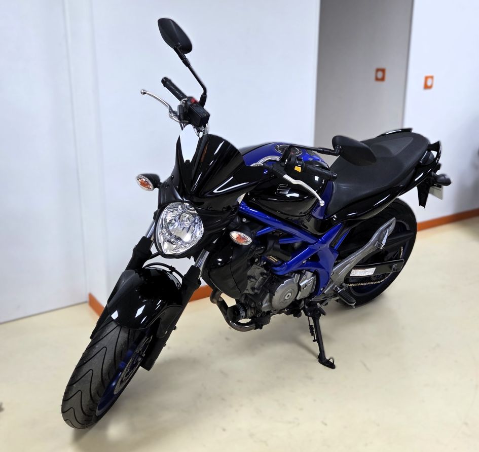 SUZUKI GLADIUS 650 - 2012 - 26 958 KM 