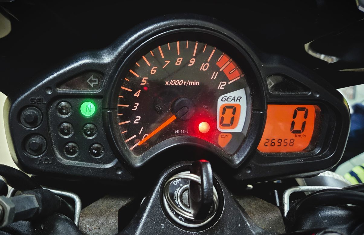 SUZUKI GLADIUS 650 - 2012 - 26 958 KM 