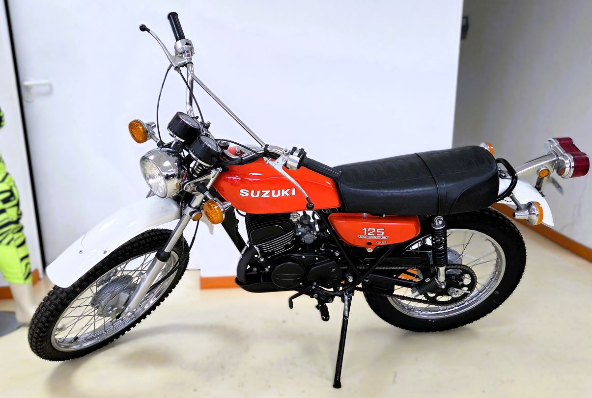 SUZUKI TS 125 - 1976 - 2 KM COMPTEUR