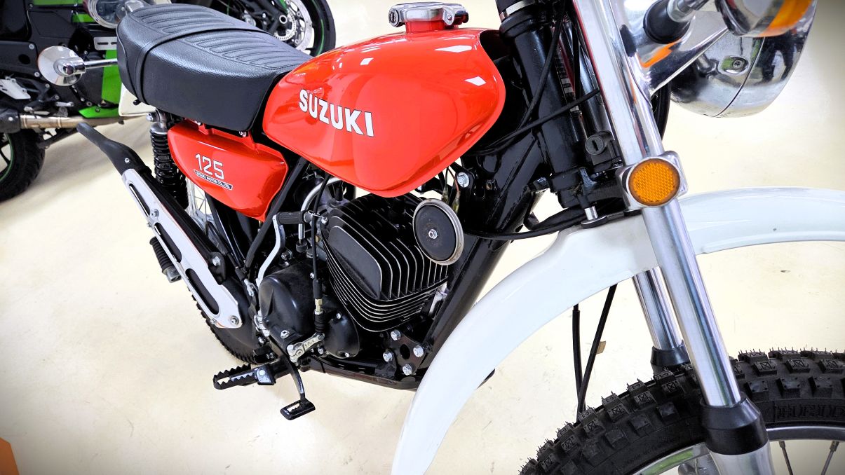 SUZUKI TS 125 - 1976 - 2 KM COMPTEUR