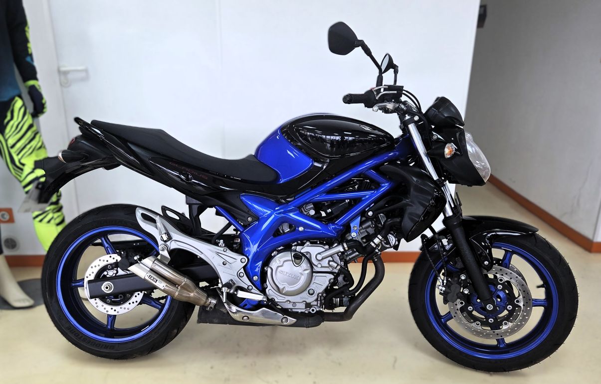 SUZUKI GLADIUS 650 - 2013 - 10 257 KM 