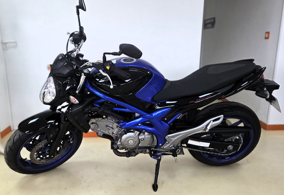 SUZUKI GLADIUS 650 - 2013 - 10 257 KM 