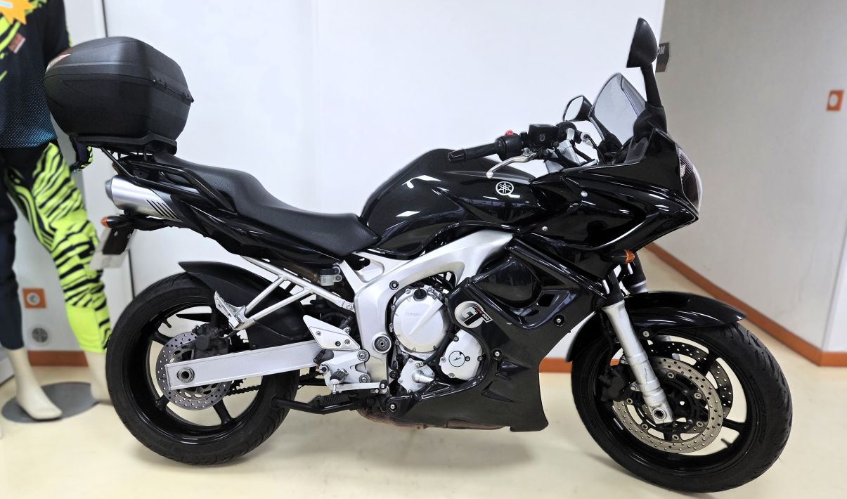 YAMAHA FZ6 600 FAZER GT- 2009 - 51 262 KM 