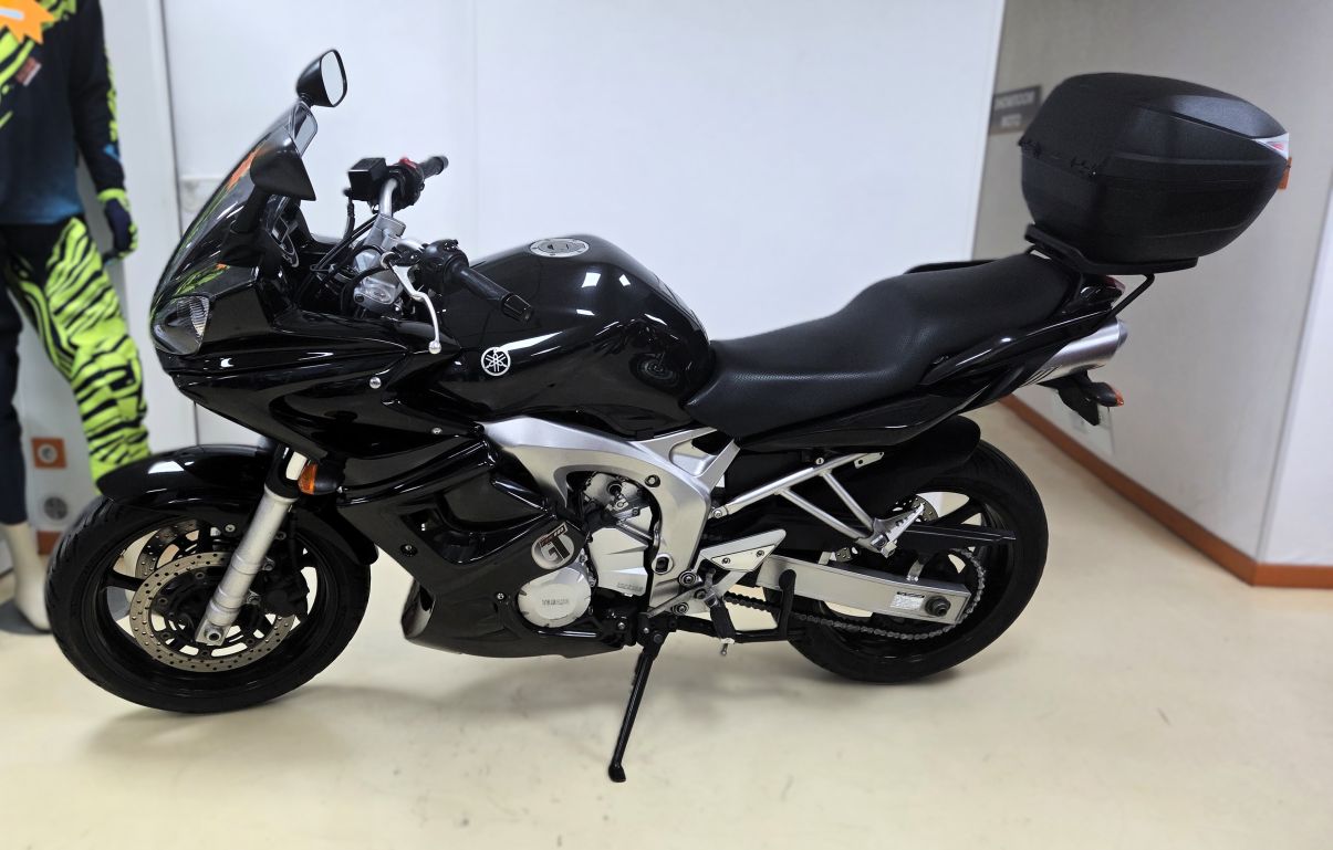 YAMAHA FZ6 600 FAZER GT- 2009 - 51 262 KM 