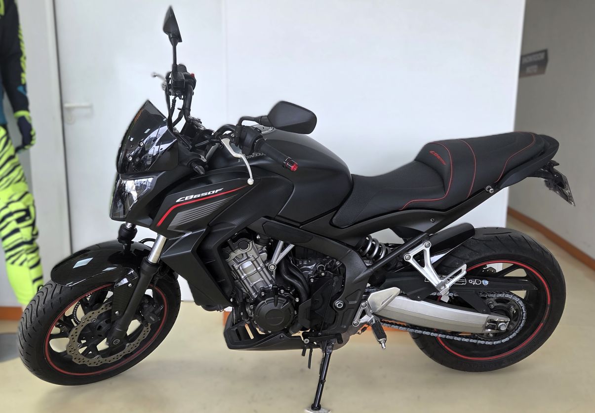 HONDA CB650F - 2015 - 22 505 KM  
