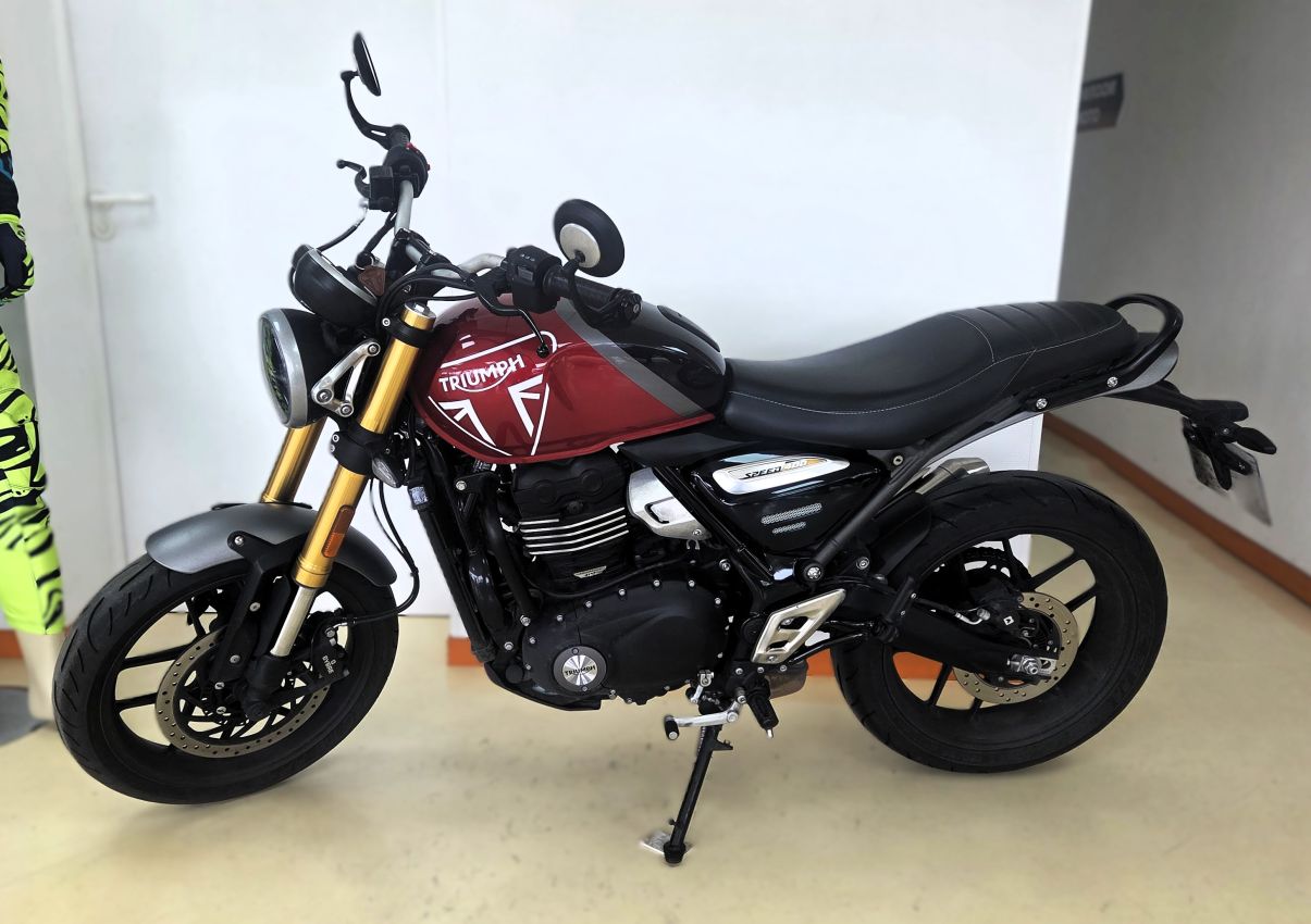 TRIUMPH SPEED 400 - 2025 - 4940 KM 