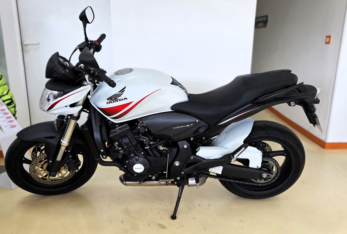 HONDA HORNET 600 - 2009 - 14 4280 KM 