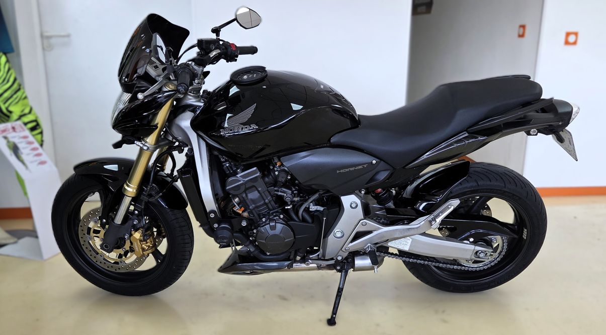 HONDA HORNET 600 - 2007 - 17 968 KM 