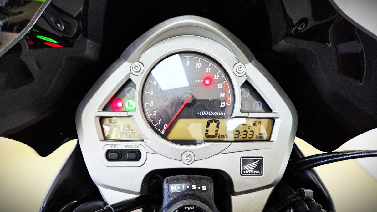 HONDA HORNET 600 - 2007 - 17 968 KM 