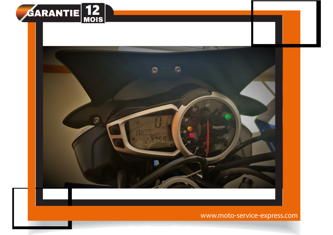 TRIUMPH STREET TRIPLE - 2015 - 27759 KM
