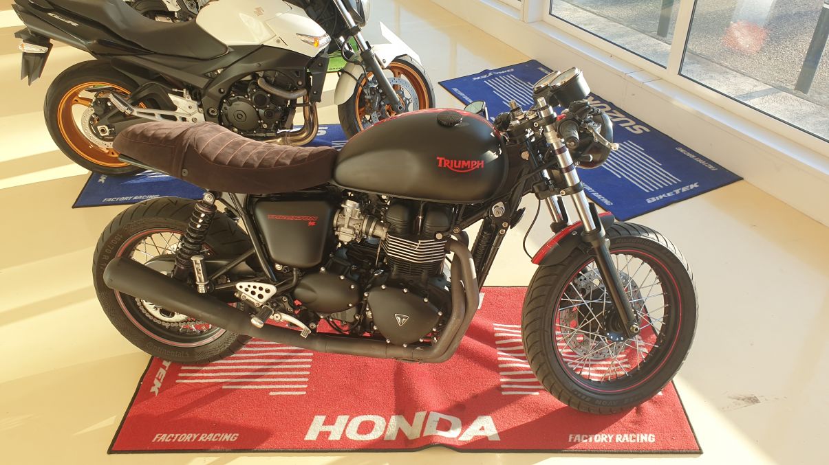 TRIUMPH THRUXTON 900 SR - 2013 - 8 500 KMS