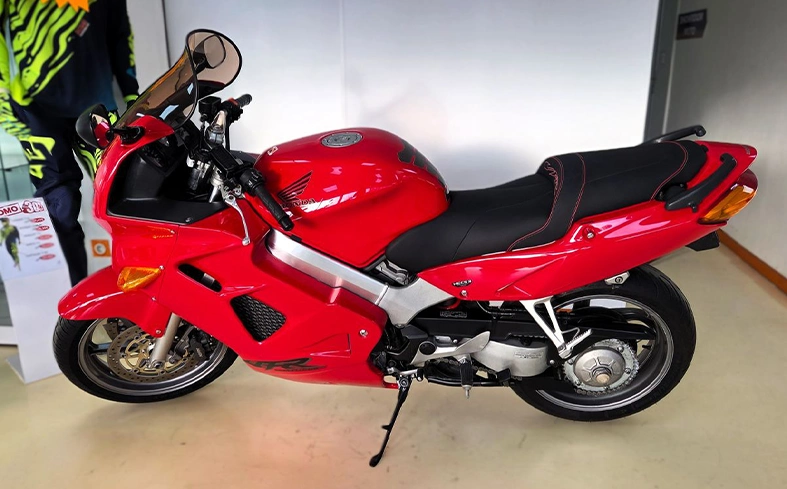 Moto Service Express Reparation Moto Merignac HONDA VFR 800 FI 2001 37 009 KM 2 1