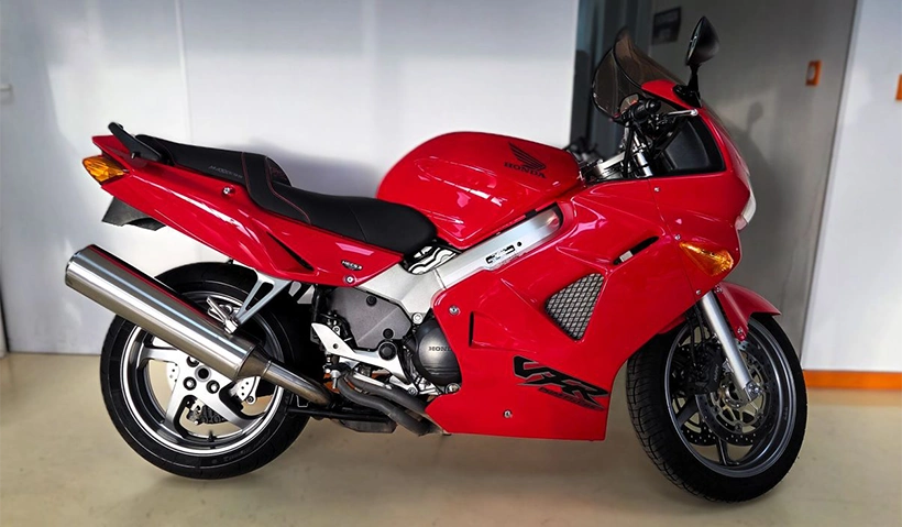Moto Service Express Reparation Moto Merignac HONDA VFR 800 FI 2001 37 009 KM 3 1